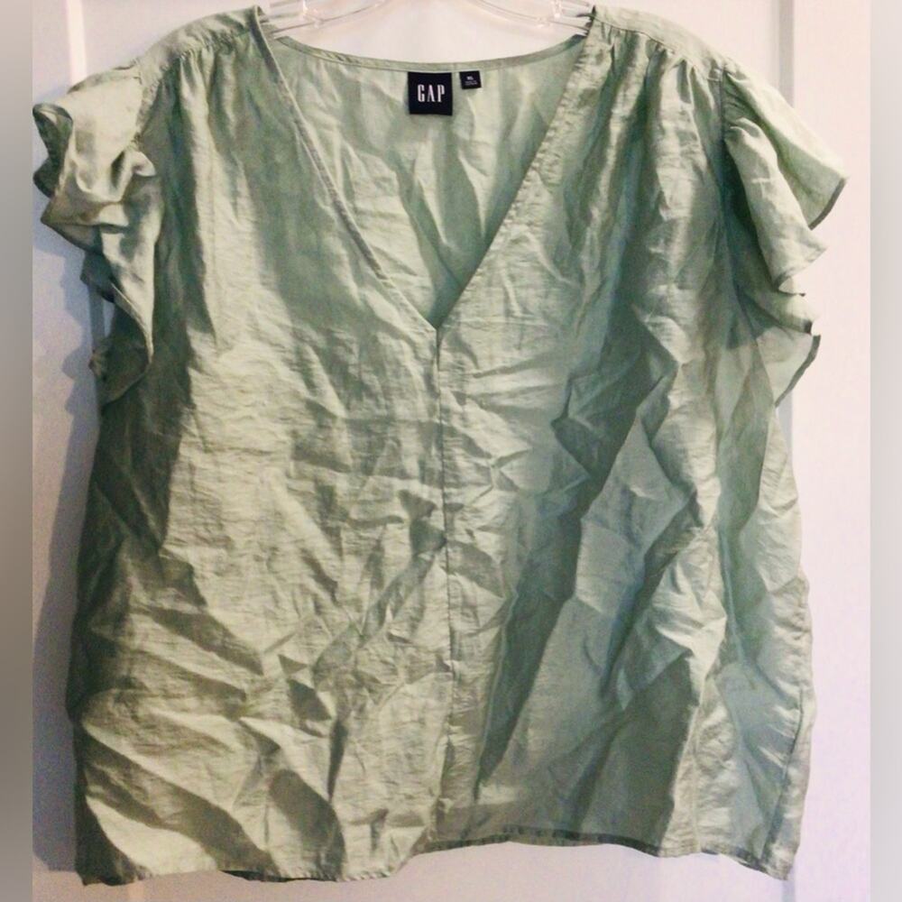 Gap lightweight ruffle shoulder blouse size XL